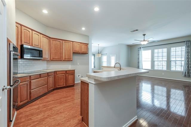 Building Photo - 8626 Davis Dr