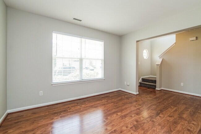 Foto del edificio - 4023 Taylor Oaks Dr