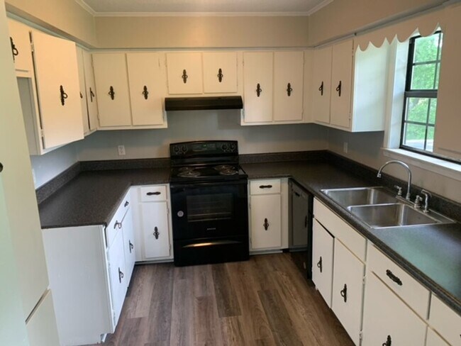 Foto del edificio - Renovated 3 Bedroom 2 Bath Home for Rent!!