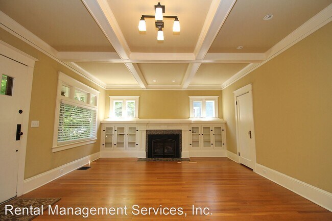 Foto del edificio - 4 br, 3 bath House - 4218 NE Flanders St