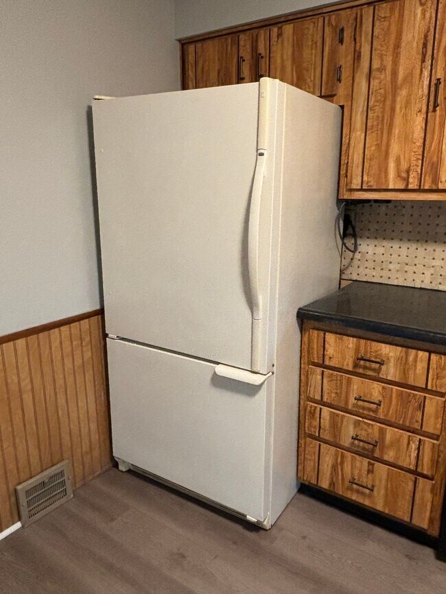Building Photo - Newly Renovated 3 Bedroom Home! - Bethel Park