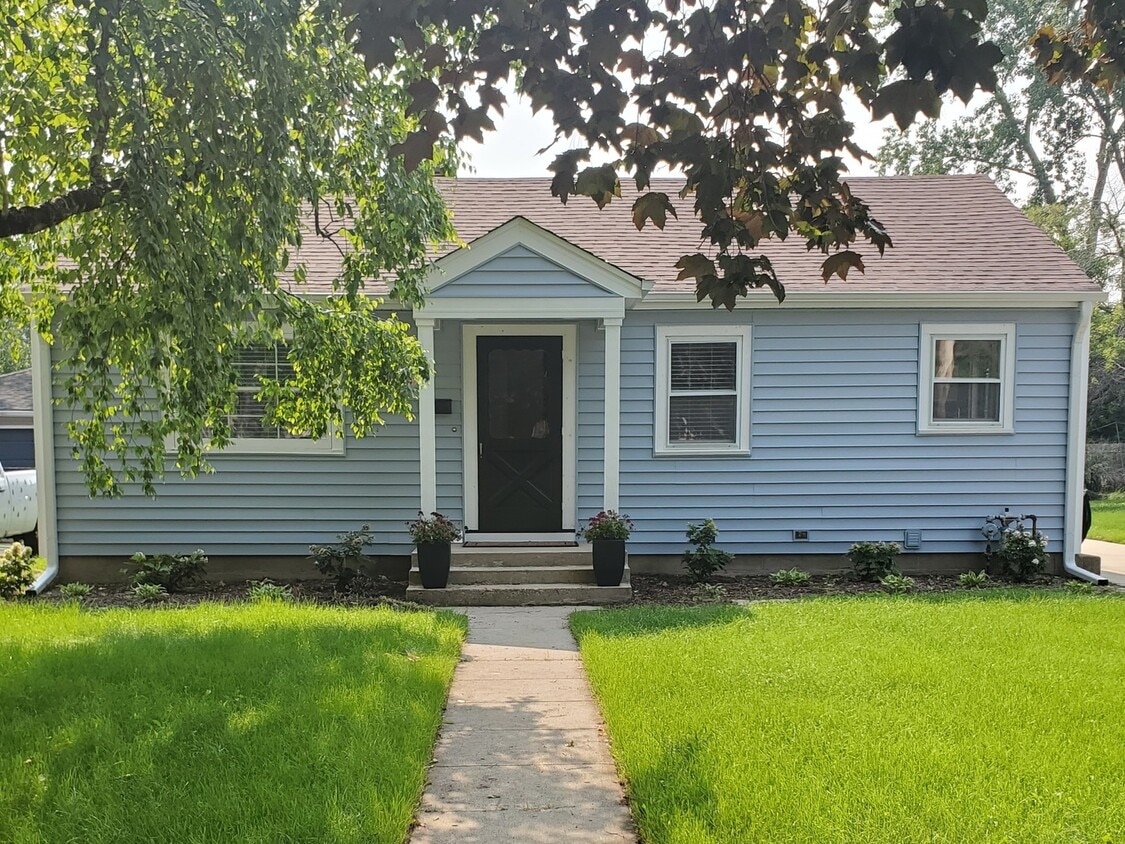 Primary Photo - 425 Ingleside Ave
