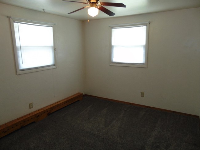 Building Photo - 2150-2156 Carstensen Ln