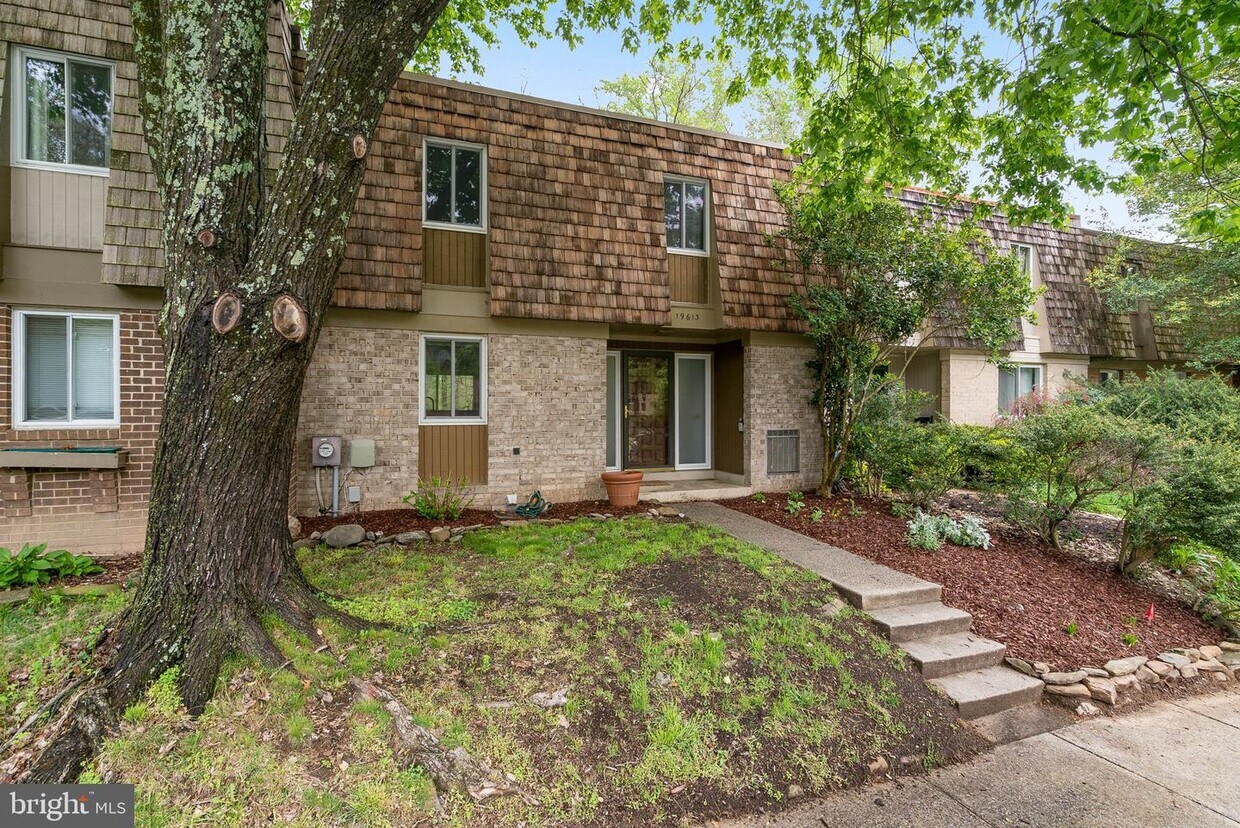 Foto principal - 19613 Enterprise Way