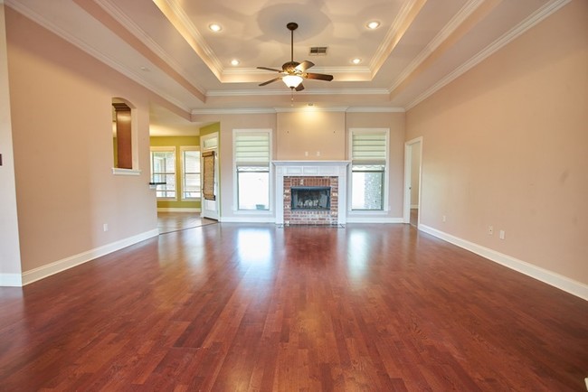 Building Photo - 321 Lac Cypriere Dr