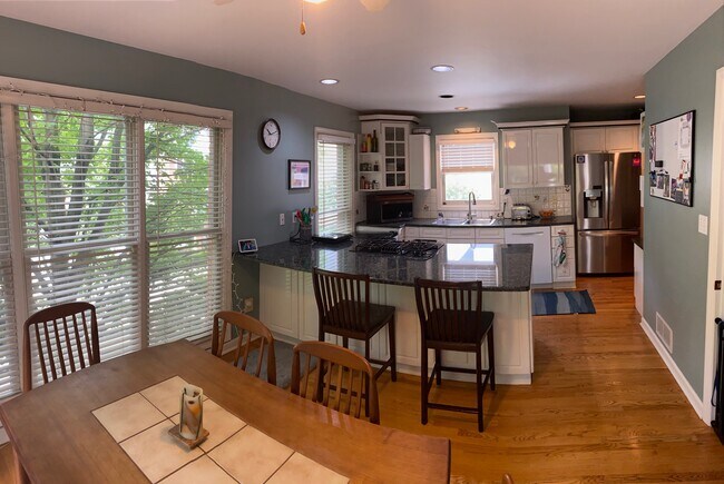 Foto del edificio - 163 Rockwell Ln