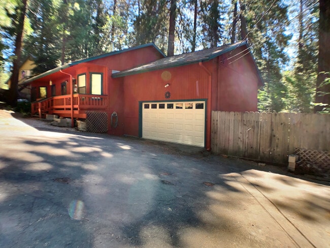 Foto del edificio - 6210 Kokanee Ln