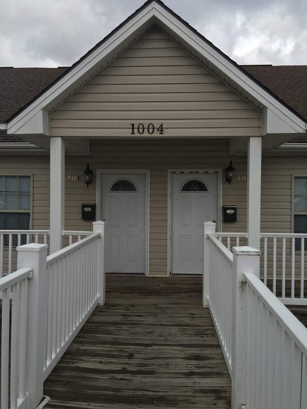 1004 E Watauga Ave, Johnson City, TN 37601 Apartments in Johnson City