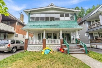 Building Photo - 915 Helmsdale Rd