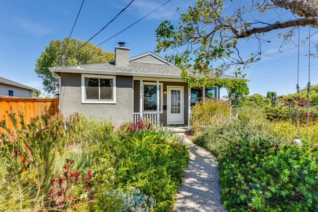 Building Photo - 192 Aviador Ave