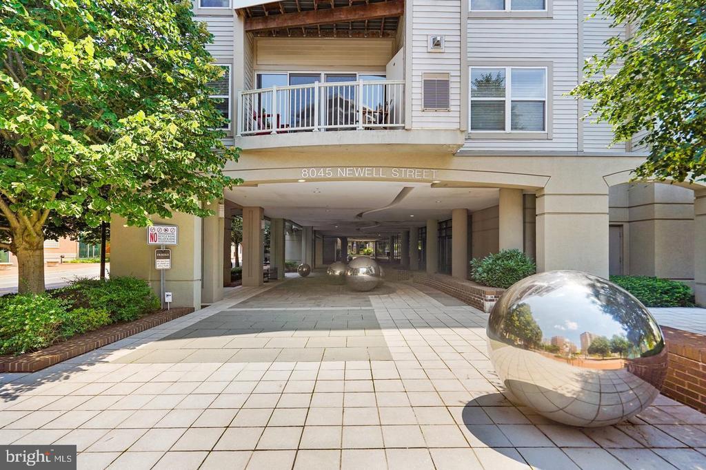 Foto principal - 8045 Newell St