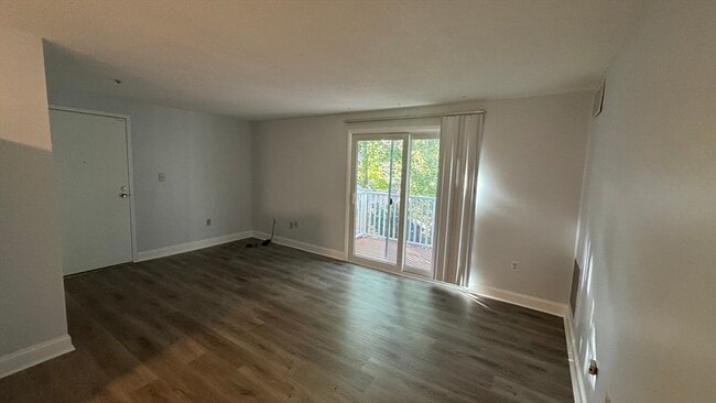 Foto del edificio - 38 Silver Hill Ln