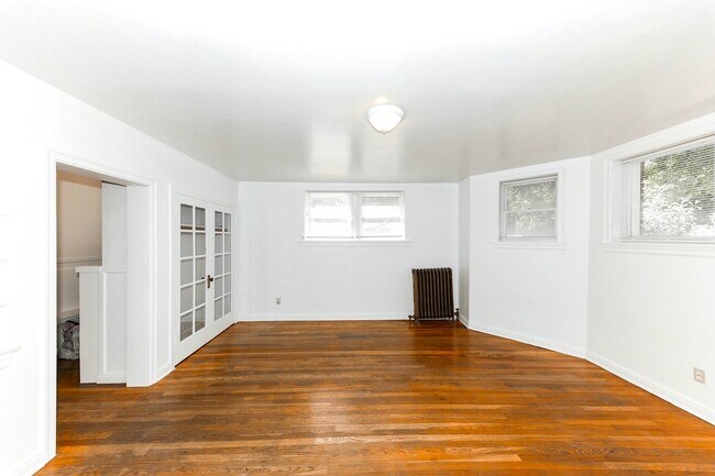 Building Photo - 740 E 300 S