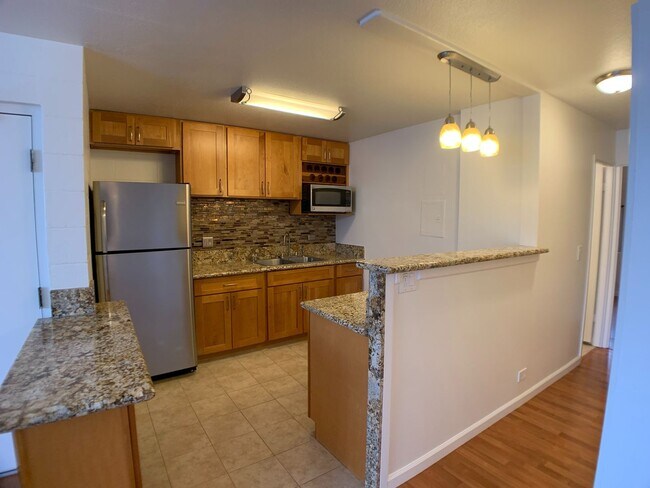 Foto del edificio - AIEA 2BR/2BA/1 Covered PKG - upgraded kitc...