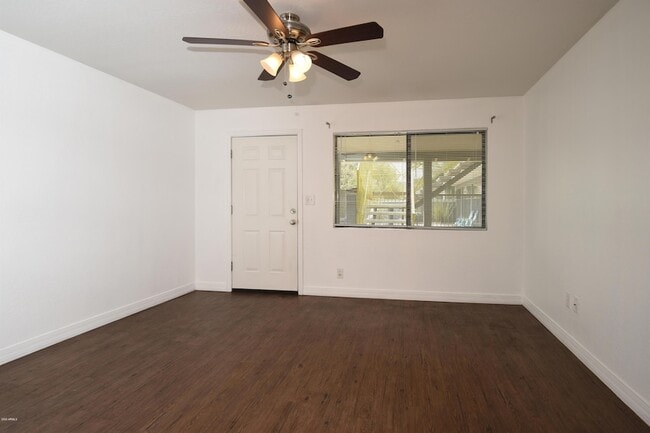 Foto del edificio - 502 E Mariposa St