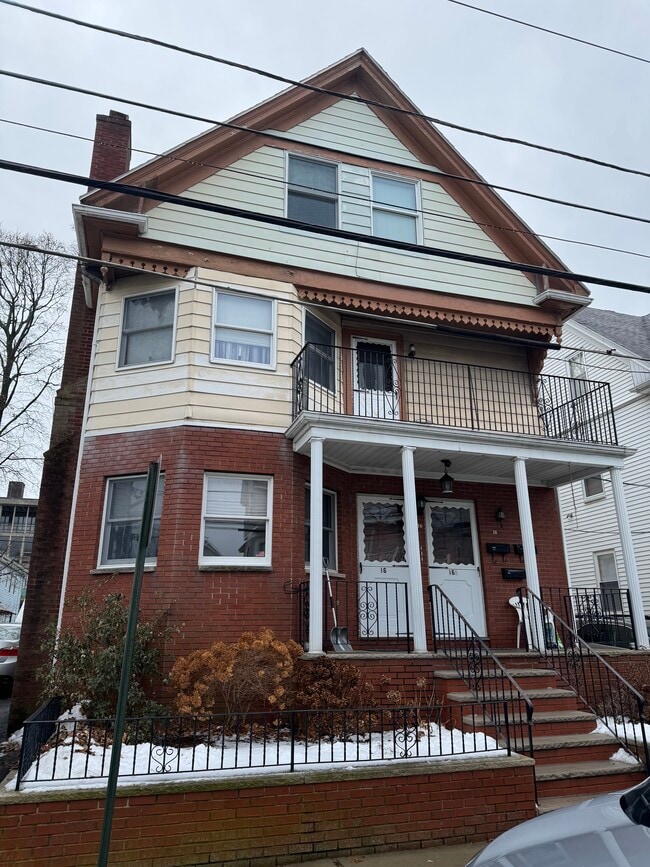 Building Photo - 16 Porter St
