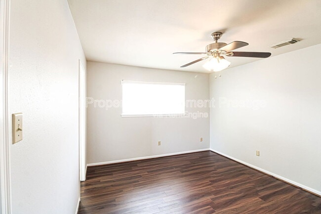 Building Photo - 16411 Clearcrest Dr