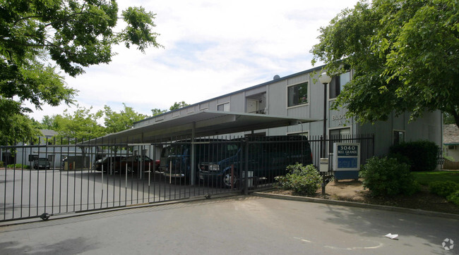 Building Photo - Bell Grande Apartments