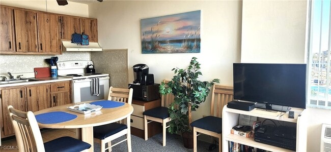 Building Photo - 7360 Estero Blvd