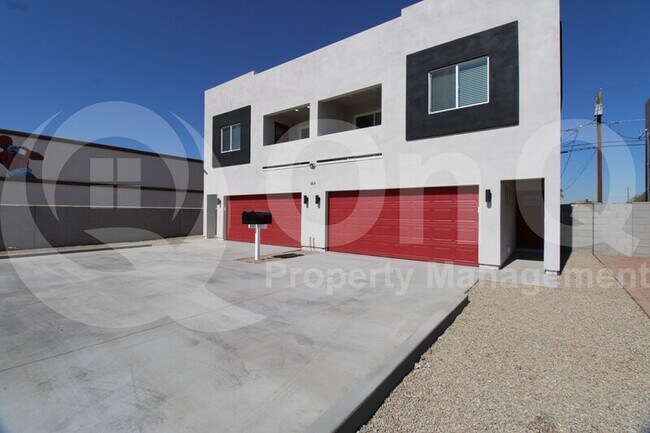 Foto del edificio - 2516 E Broadway Rd