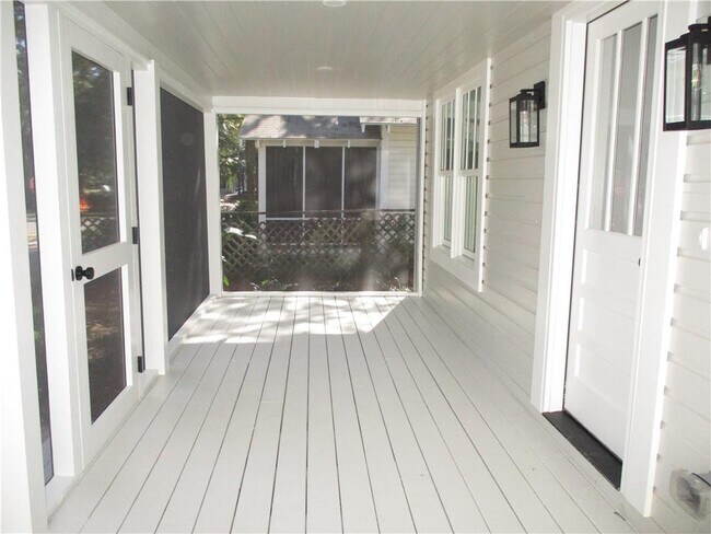 Foto del edificio - 403 Oleander Rd