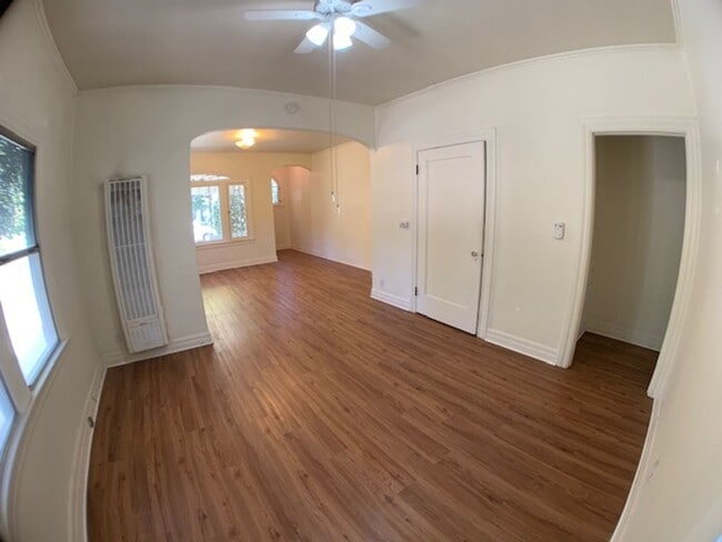 Building Photo - 4109 La Salle Ave
