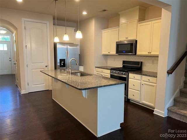 Building Photo - 9350 Glenburn Ln