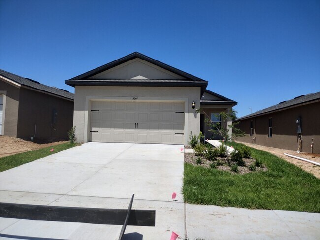 Building Photo - *** 2 WEEKS FREE RENT ***  3 bedroom 3 bat...