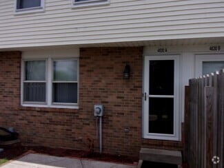 Building Photo - 4630 Cox Dr