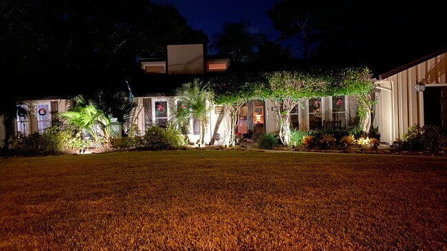 Photo - 205 Fox Valley Dr House