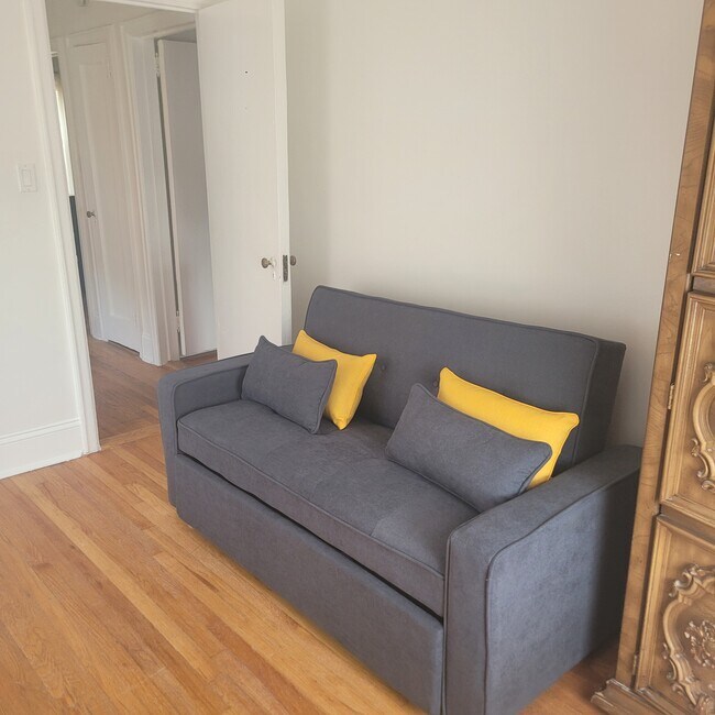 13958 228th St, Laurelton, NY 11413 House Rental in Laurelton, NY