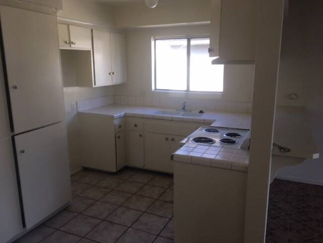 Foto del edificio - 7337 Woodley Ave