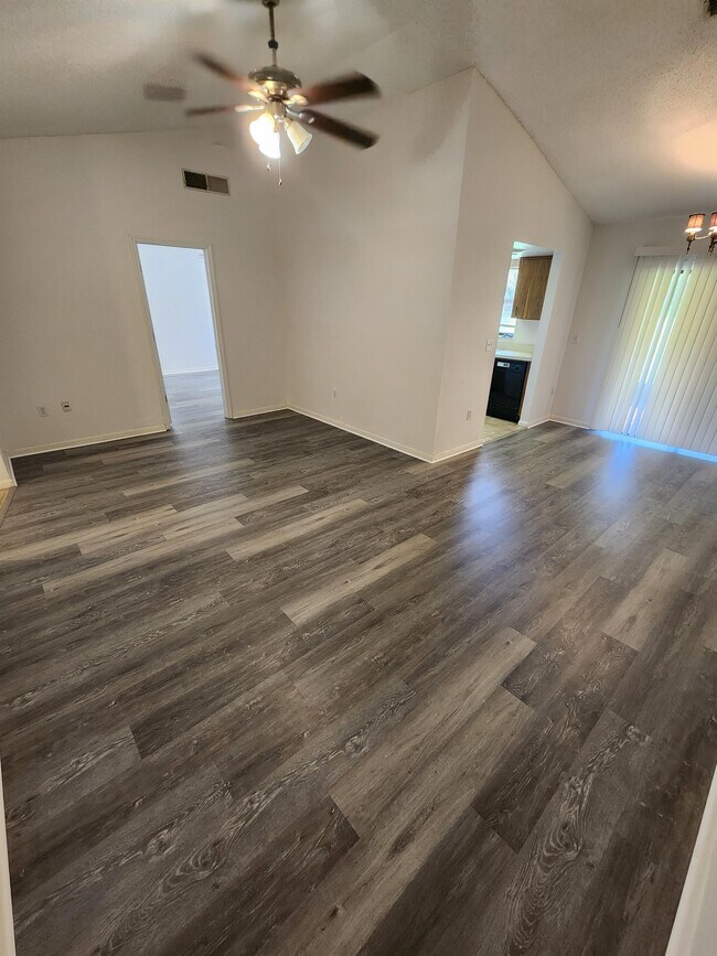 Building Photo - 2306 Liston Cir