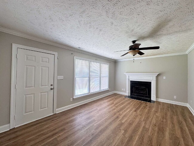 Foto del edificio - Well Maintained Three Bedroom Home in Hope...