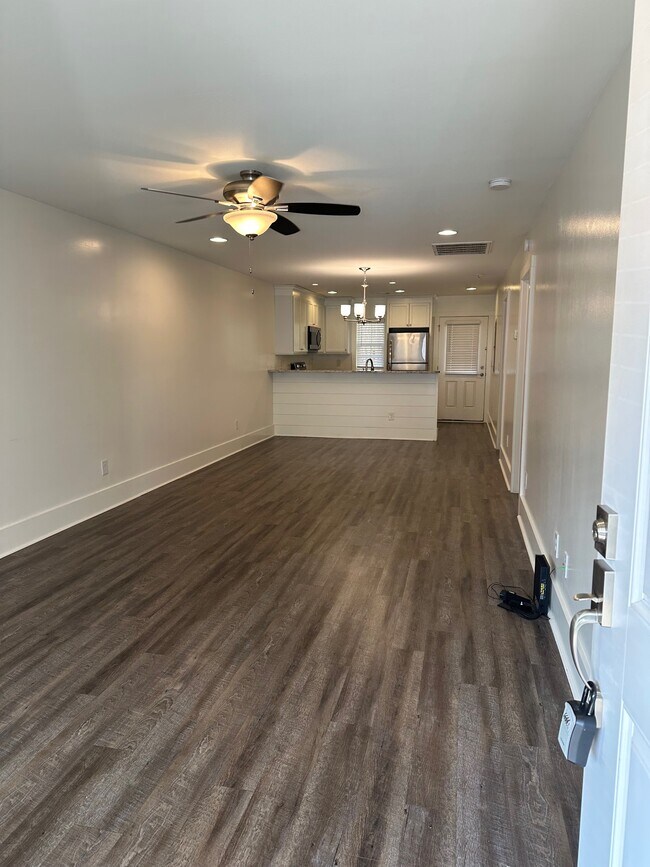 Foto del edificio - 95 Valley Dr