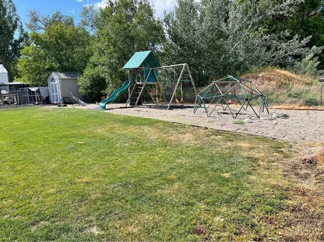 Building Photo - Charming 3 Bed, 2 Bath Home for Rent!