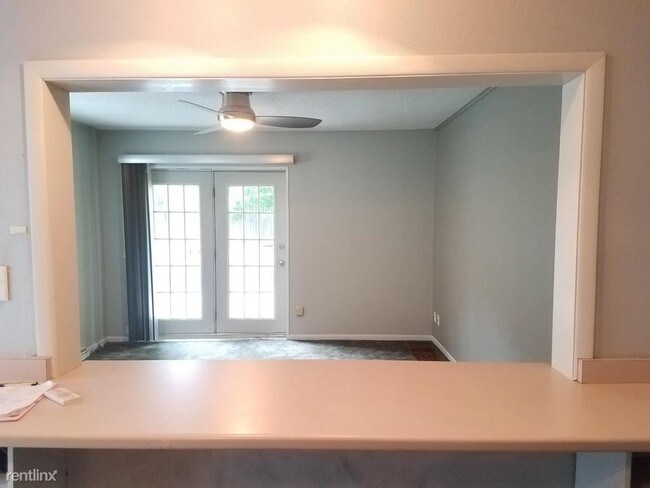 Foto del edificio - 3 br, 1 bath Apartment - 1201 E Kane Pl