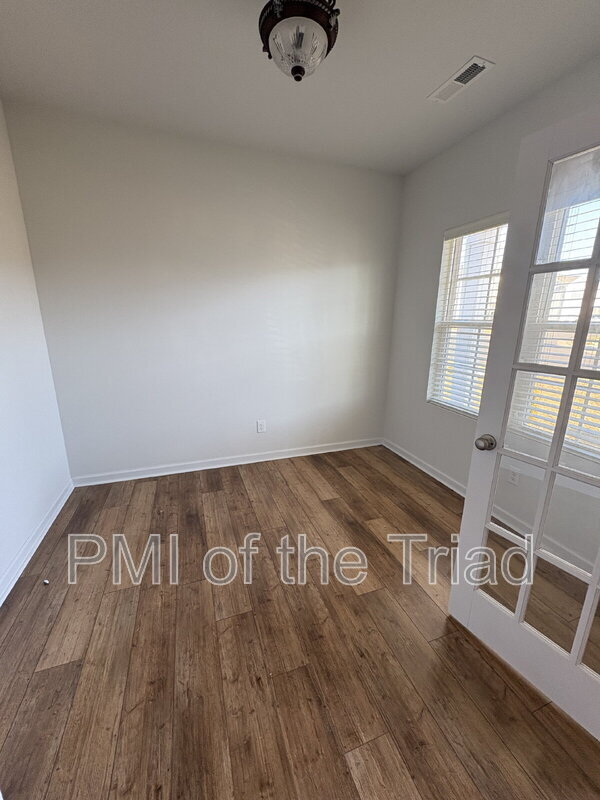 Building Photo - 460 Infinity Cir