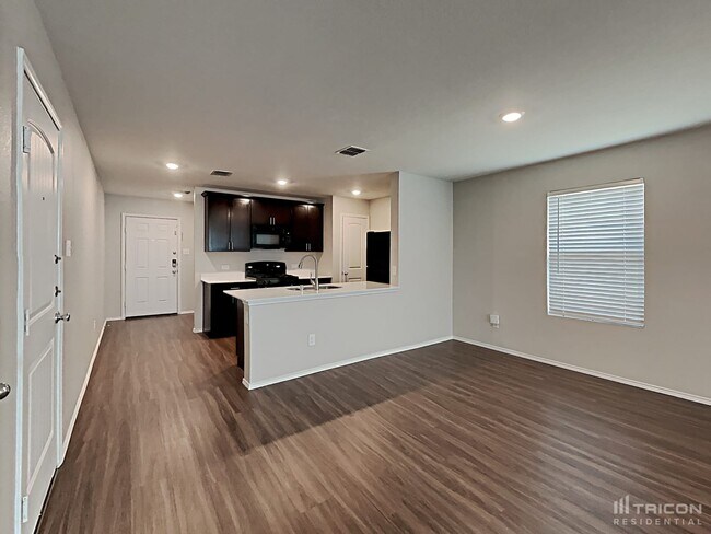 Foto del edificio - 747 Myrtle Ln