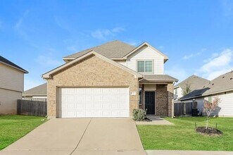 Building Photo - 8320 Yaupon Holly Trl