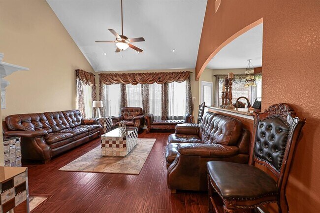 Foto del edificio - 5542 Morgan Park Ln