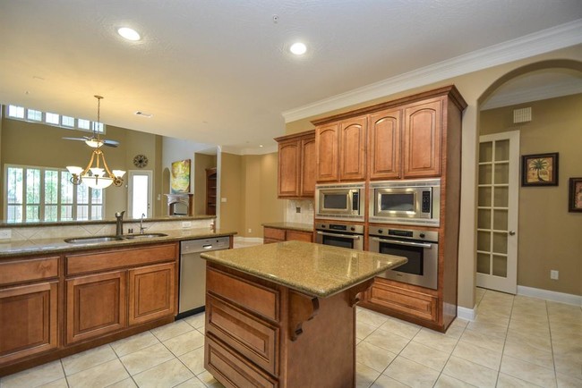 22 Sweetwater Ct, Sugar Land, TX 77479 - Condo for Rent in Sugar Land, TX |  