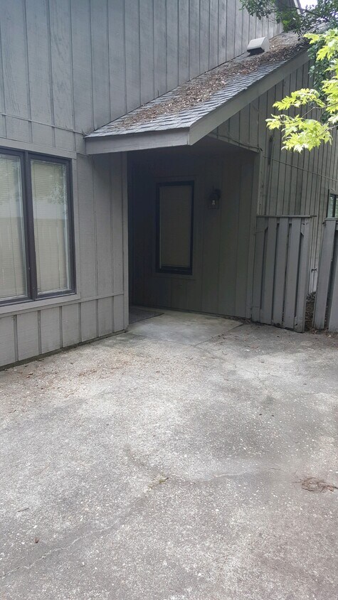 Primary Photo - 160 Cranes Cove