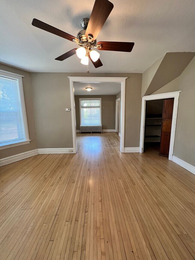 Foto del edificio - 4329/4331 E Superior St