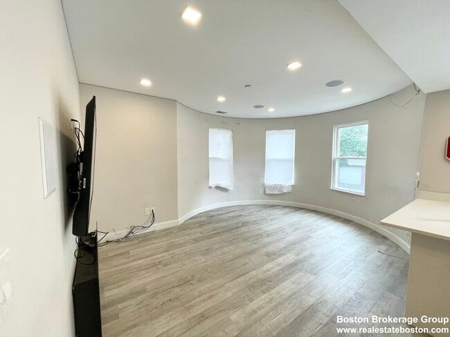 Foto del edificio - 113 Hillside St