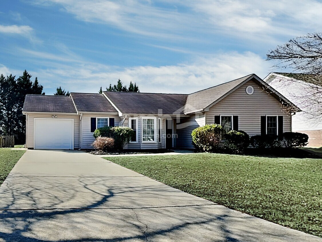 Foto principal - 5521 Cornerstaff Dr