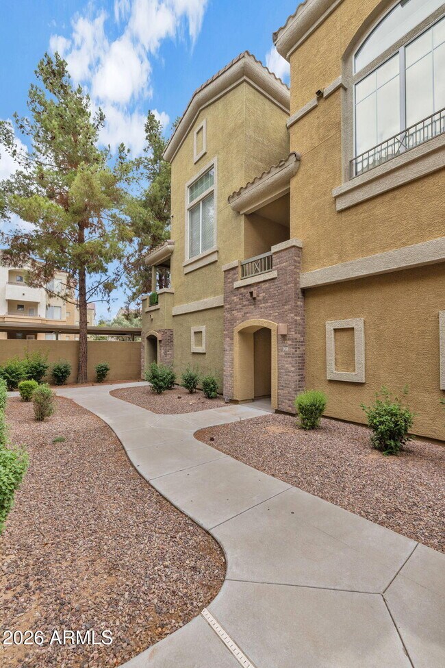 Foto del edificio - 18250 N Cave Creek Rd