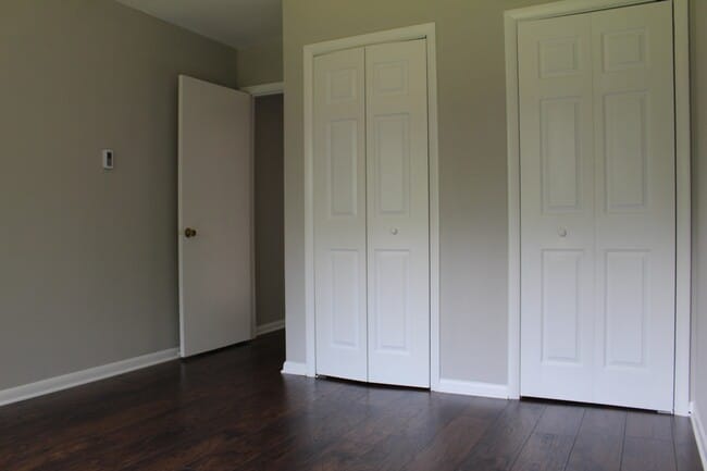 Building Photo - First Floor Apartment in Delta