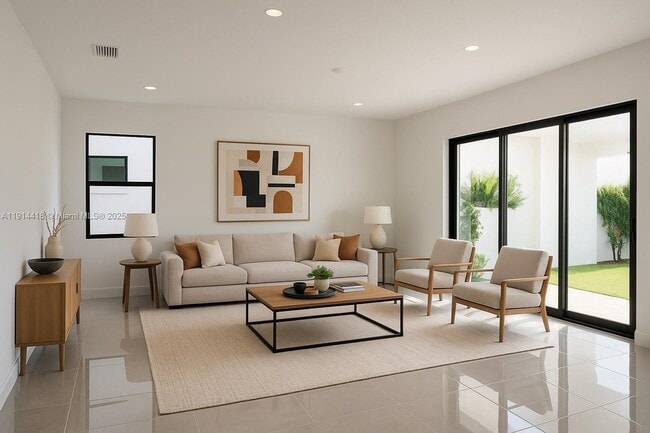 Building Photo - 1438 SW 23rd St