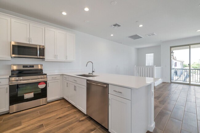Foto del edificio - Like Brand New Luxurious Modern 3 Bedroom ...